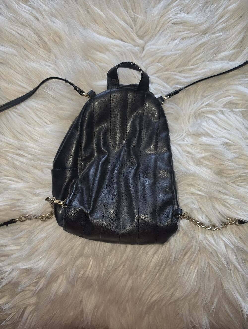 Victoria’s Secret Black Quilted Mini Backpack Gold Chain Logo - Picture 3 of 4